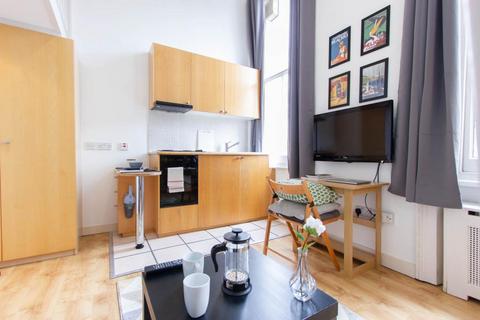 Studio to rent, Penywern Road, Earls Court, London, SW5