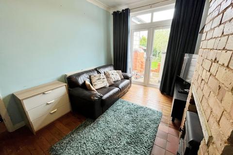 2 Sandhills Close, Northampton, NN2 8EB