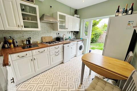 2 Sandhills Close, Northampton, NN2 8EB