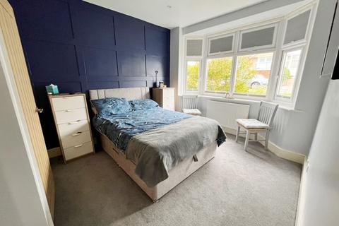 2 Sandhills Close, Northampton, NN2 8EB