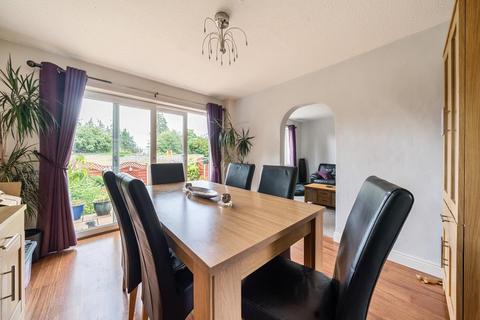 60 Greenfields, Kington, HR5 3AA