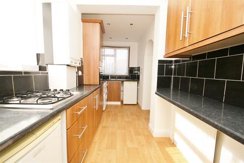 3 bedroom end of terrace house to rent, SOUTH HAYES
