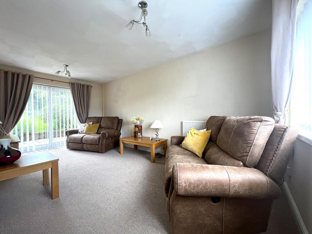 Avenue, Llanrumney, Cardiff. CF3 3 bed terraced house for