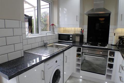 8 Aintree Close, Bletchley, Milton Keynes, MK3 5LP
