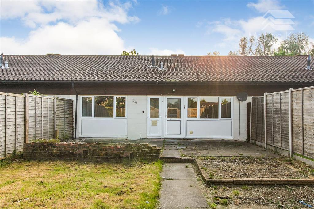 Coffee Hall, Milton Keynes MK6 3 bed bungalow for sale £280,000