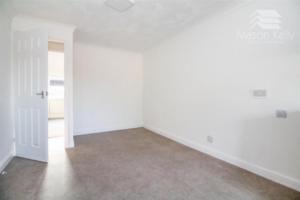 Coffee Hall, Milton Keynes MK6 3 bed bungalow for sale £280,000