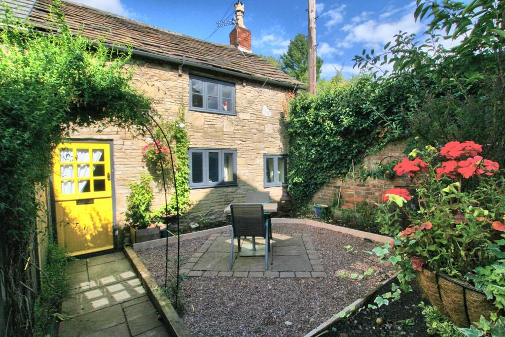 Wellington Road, Bollington 2 bed semidetached house £225,000