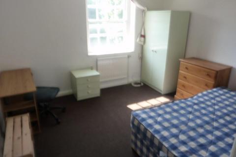 2 bedroom apartment to rent, Hazellville Road, London N19