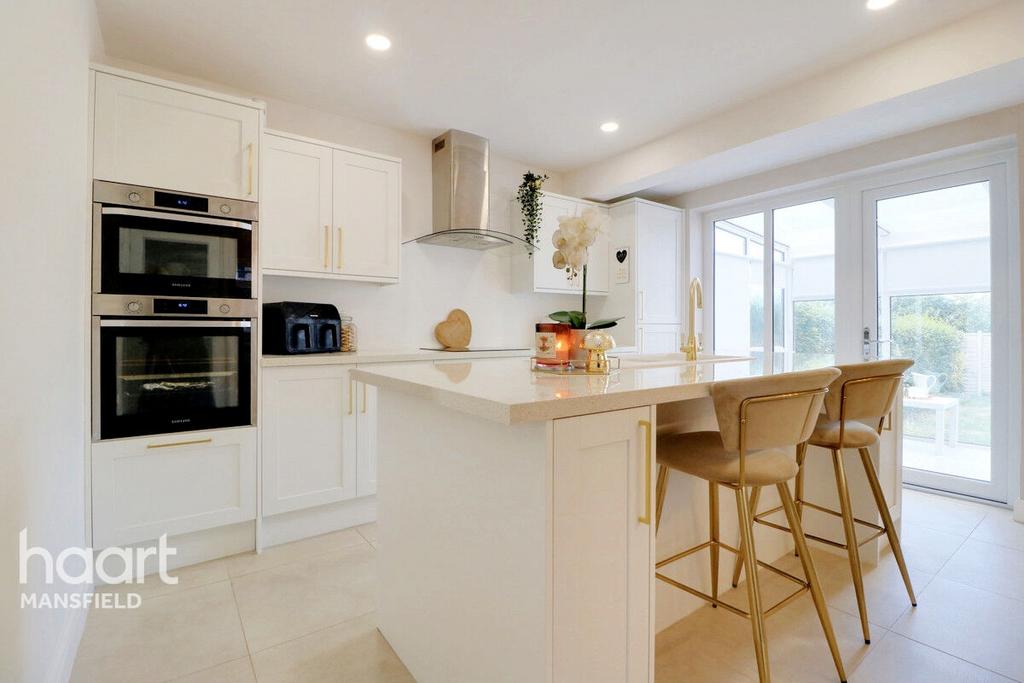 Forest Avenue, Mansfield 3 bed semidetached house £200,000