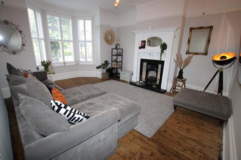 5 bedroom villa for sale, Park Grove, Barnsley