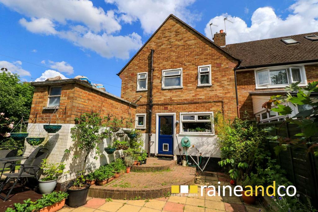 Rushfield, Potters Bar 3 bed semidetached house £699,000