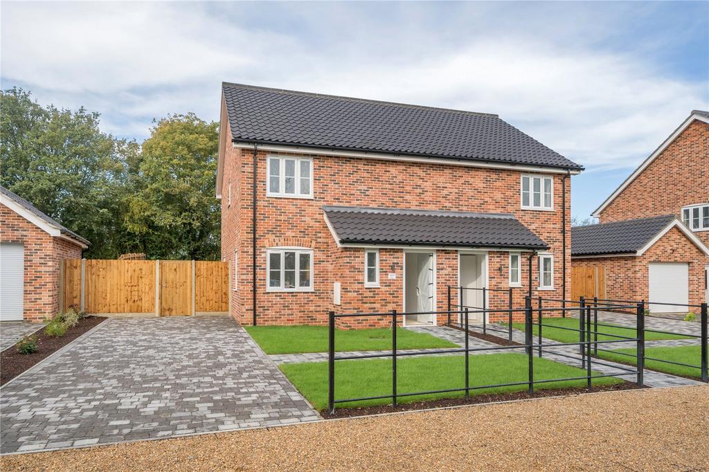 Grange Road, Wickham Skeith, Eye, Suffolk, IP23 2 bed semidetached