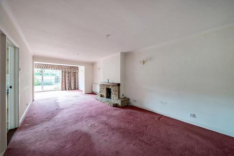28 Anglesey Close, Ashford, TW15 2JQ