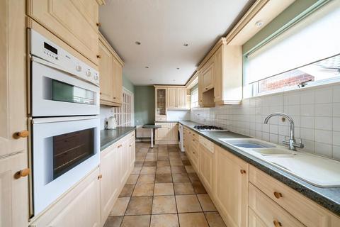 28 Anglesey Close, Ashford, TW15 2JQ