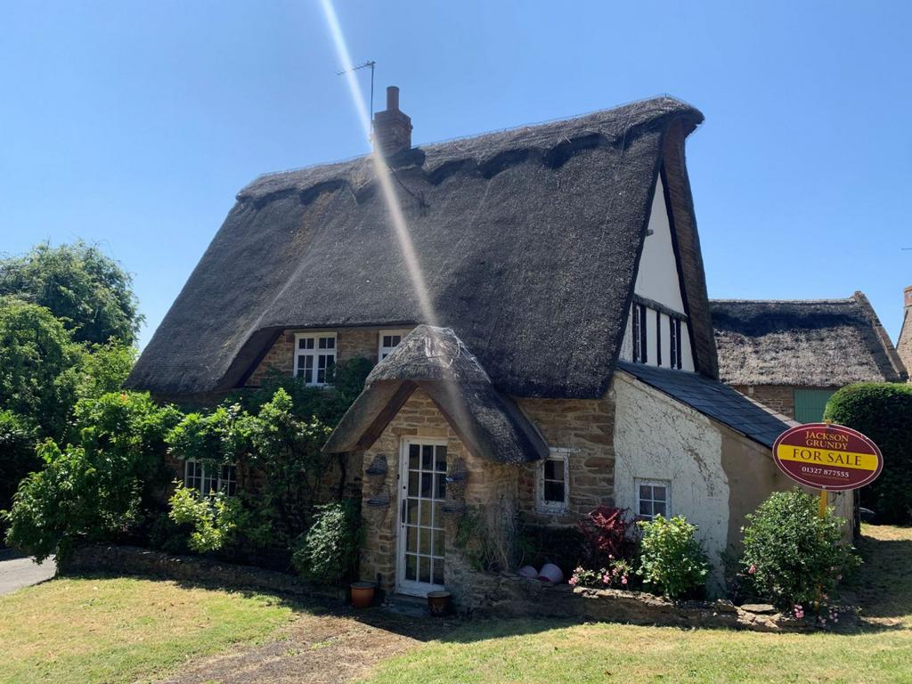 Church Street, Newnham, Northamptonshire NN11 3ET 2 bed cottage for