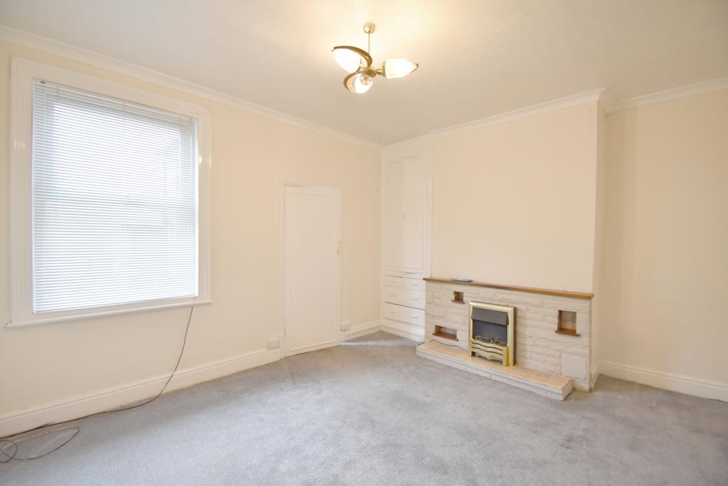 Barley Hill Road, Garforth 3 bed terraced house £850 pcm (£196 pw)