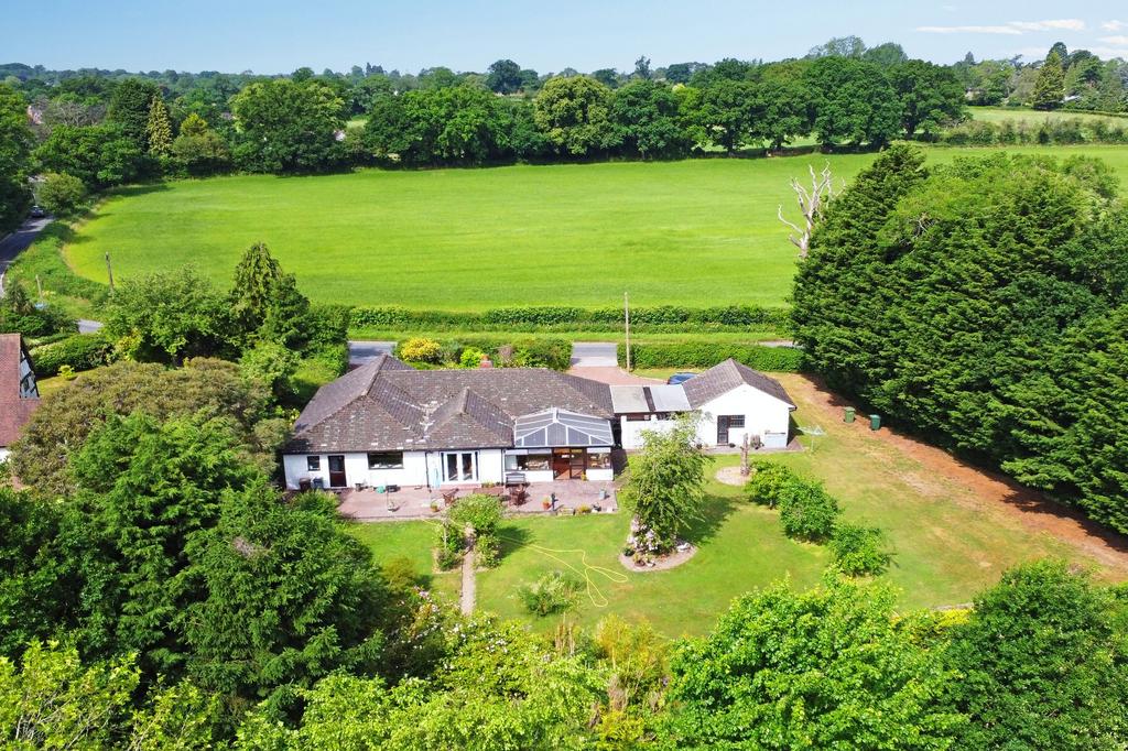 Norton Green Lane, Knowle, B93 4 bed detached bungalow for sale £