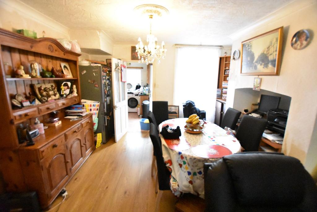 Lytham Road, Freckleton, PR4 3 bed semidetached house for sale £154,950