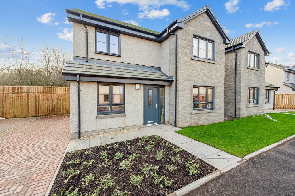 Orchid Park, Plean, Stirling, FK7 8FE 4 bed detached house for sale £