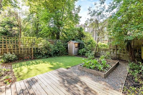 19d Caversham Road, London, NW5 2DT