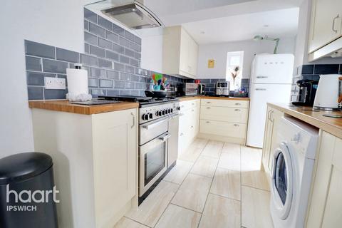 87 Dereham Avenue, Ipswich, IP3 0QF