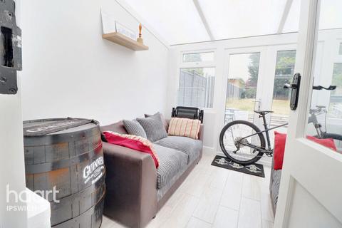 87 Dereham Avenue, Ipswich, IP3 0QF