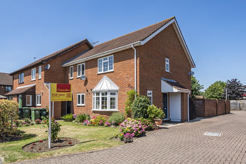 SunburyOnThames, Surrey, TW16 3 bed terraced house for sale £500,000
