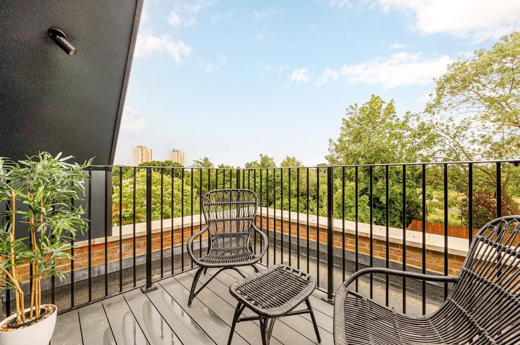 Apartment in London - View 2