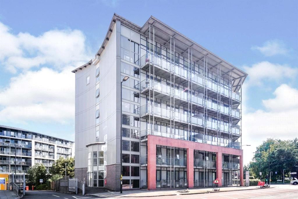 56 Bath Row, Park Central, Birmingham, B15 2 bed flat £1,200 pcm (£