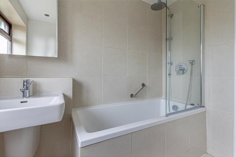 16 Elm Grove, Norton, Bromsgrove, B61 0EH