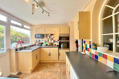 24 Bay View, Paignton, TQ3 2DL