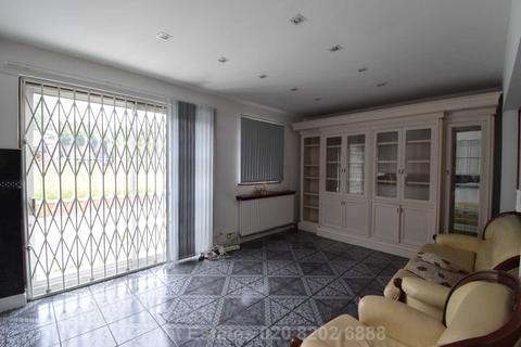 4 bedroom semi-detached house for sale, Hendon Way, Hendon