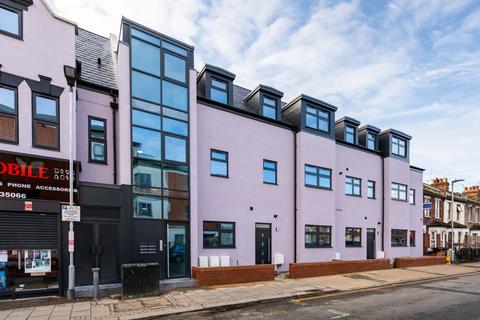 2 bedroom flat to rent, Park Avenue, Barking IG11