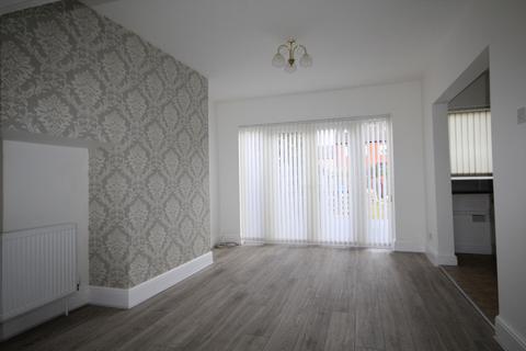 3 bedroom terraced house to rent, North Rd, Hull, HU4