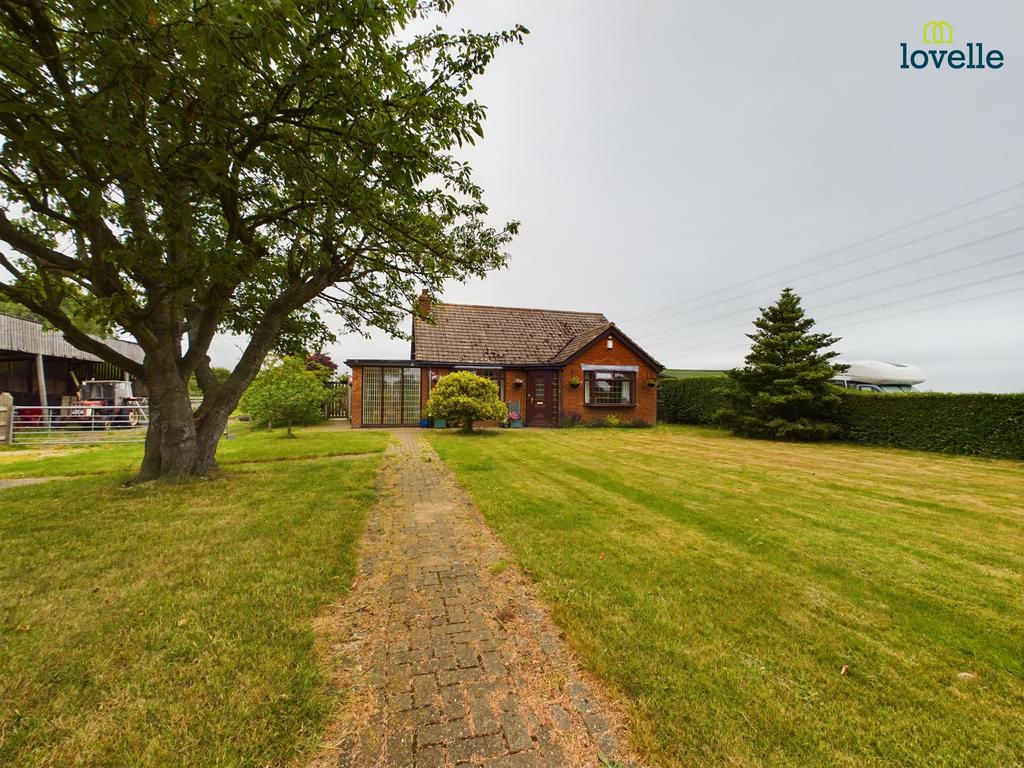 Whitehouse Farm, Saxilby, LN1 3 bed bungalow for sale £550,000