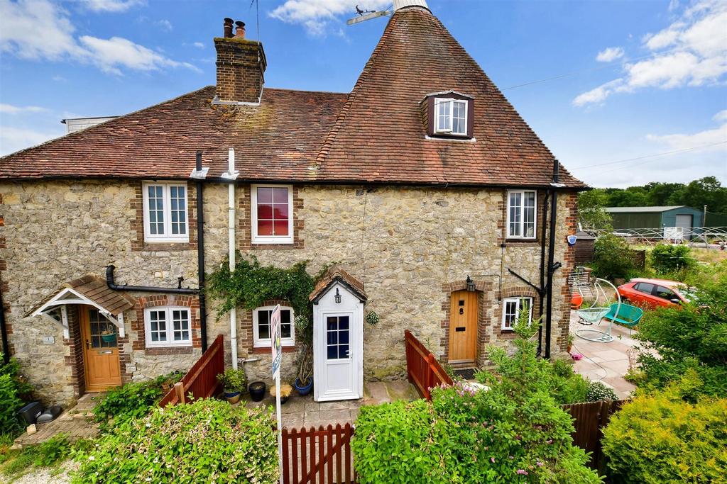 Wierton Road, Boughton Monchelsea, Maidstone, Kent 2 bed terraced house