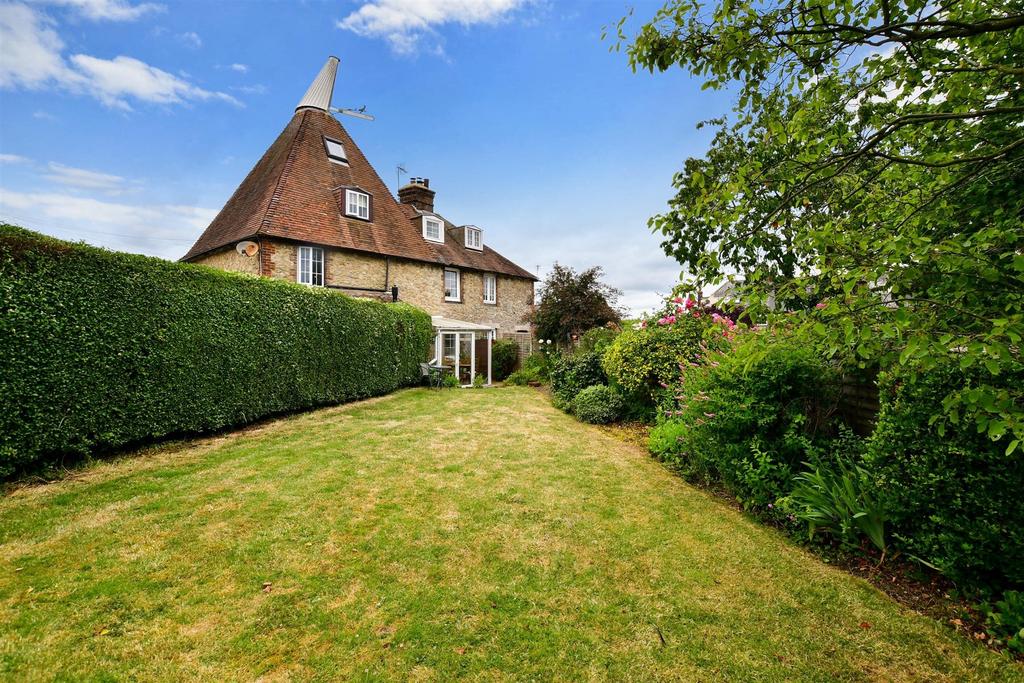 Wierton Road, Boughton Monchelsea... 2 bed terraced house for sale £