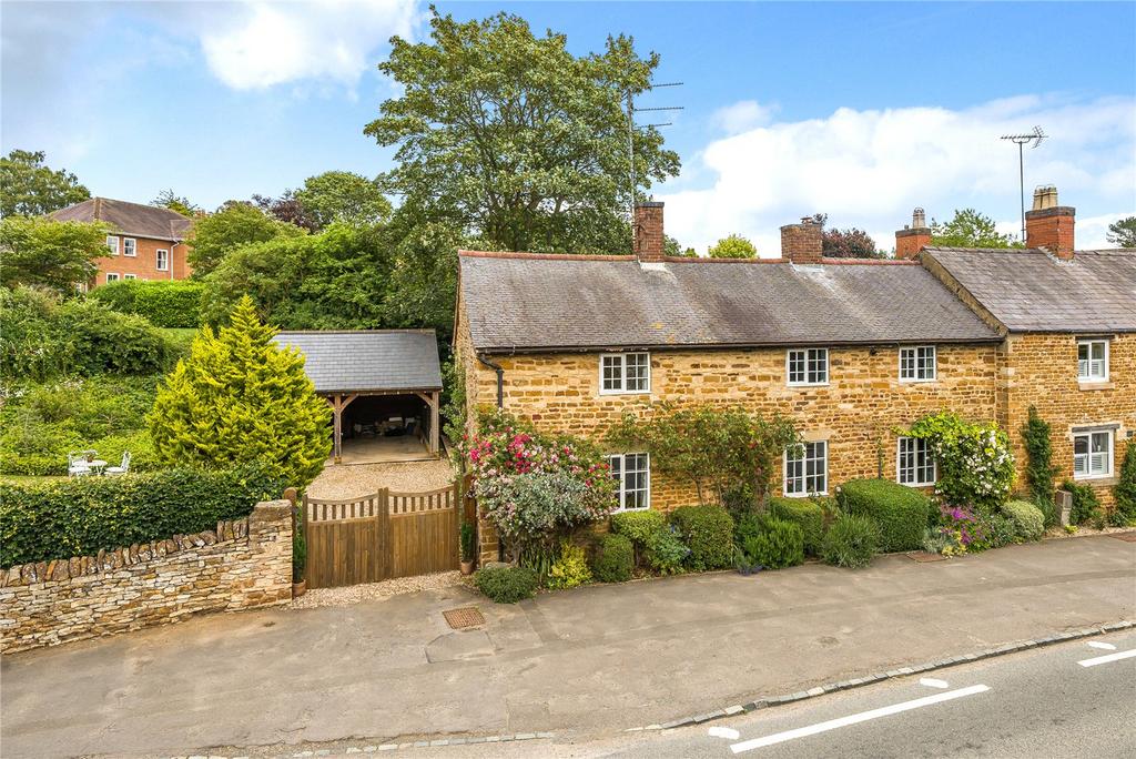 Harborough Road, Maidwell, Northamptonshire, NN6 3 bed semidetached