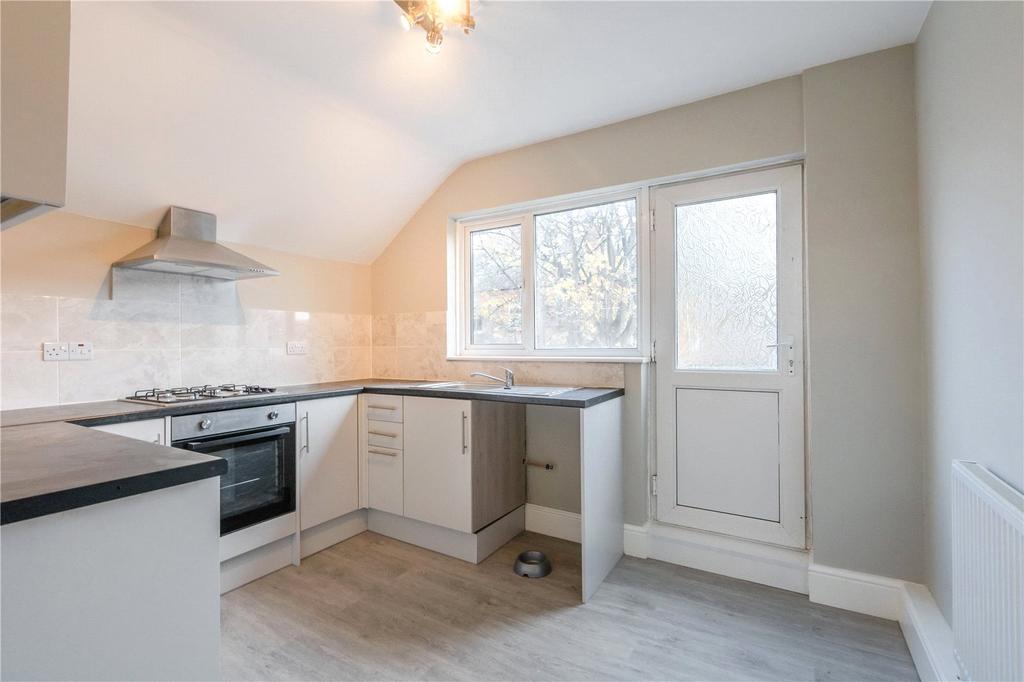 Abbey Drive East, Grimsby, DN32 2 bed apartment £525 pcm (£121 pw)