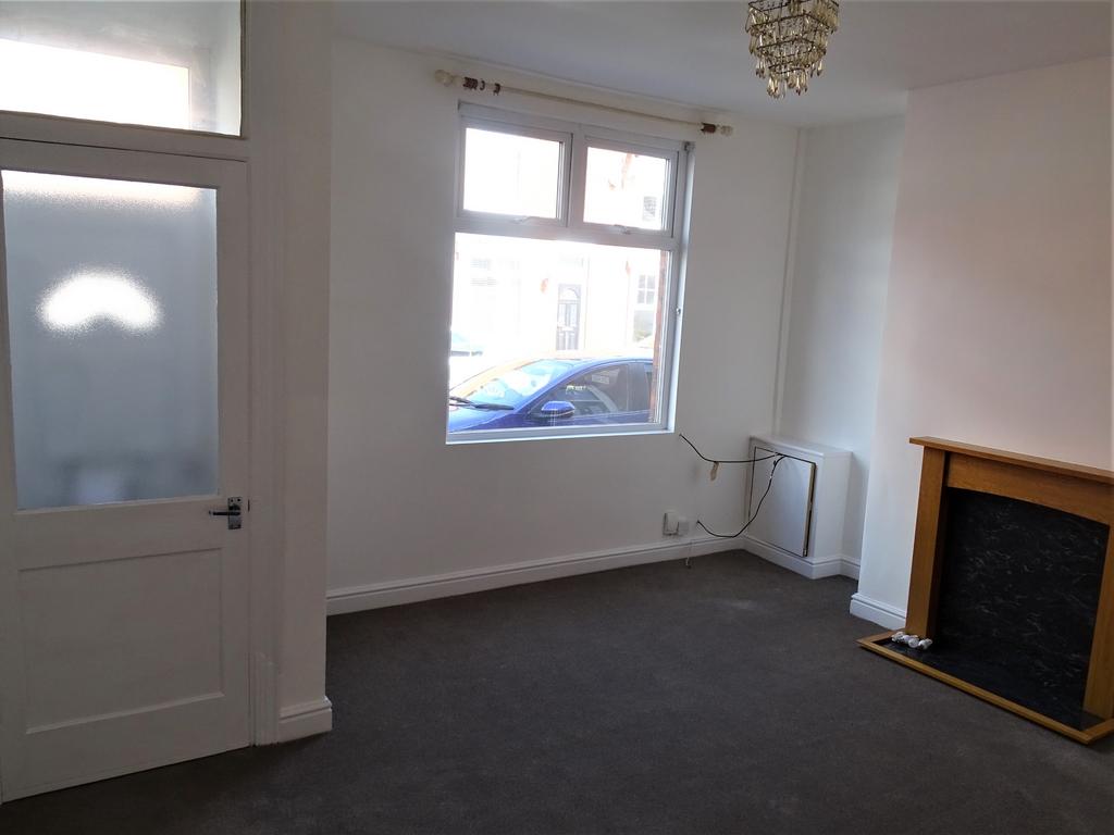 Holme Terrace, Swinley, Wigan, WN1 2 bed terraced house £775 pcm (£