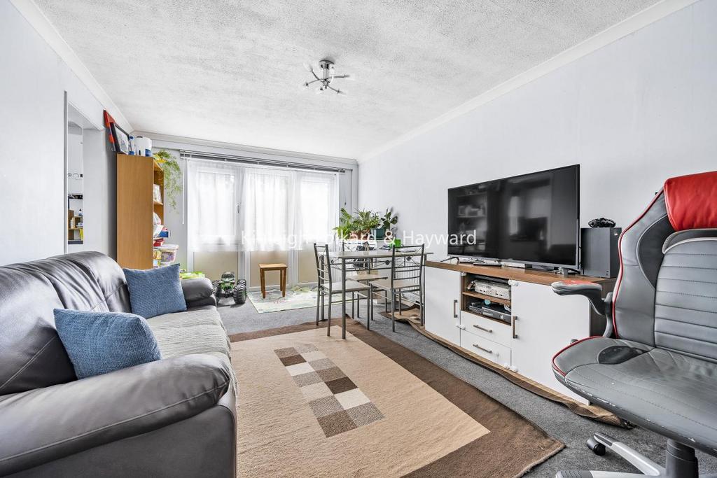 Bells Hill, 2 bed flat for sale £300,000