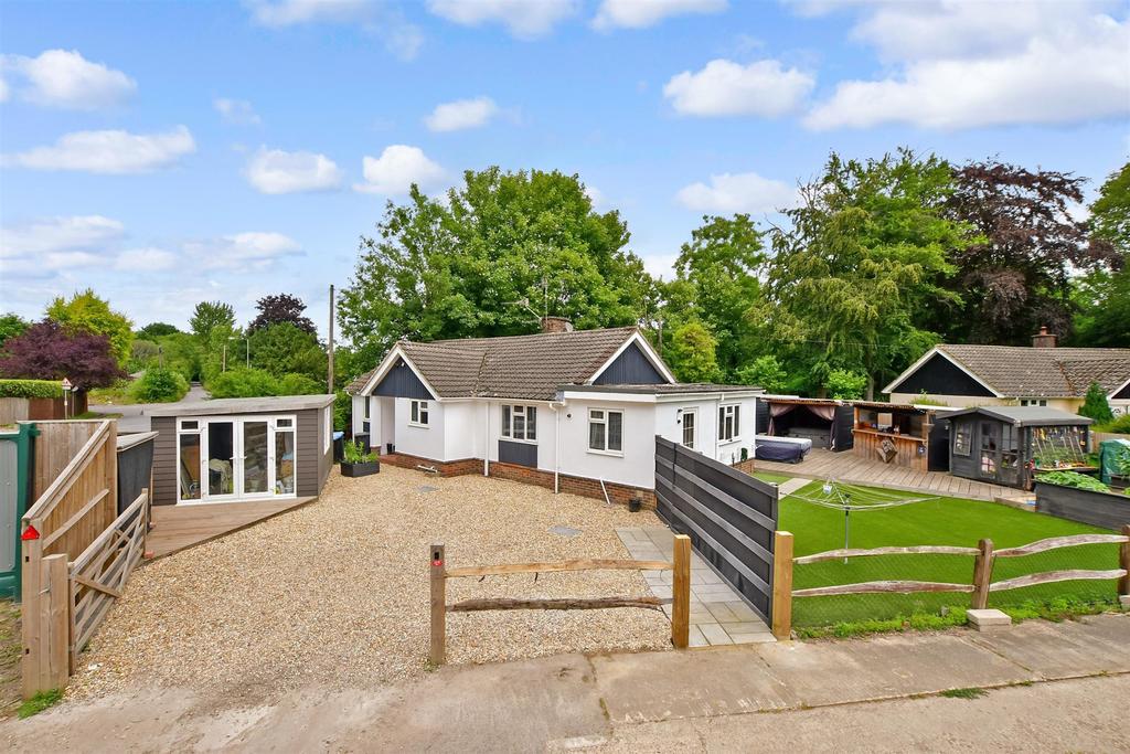 Antlands Lane, Shipley Bridge, Horley, Surrey 4 bed detached bungalow