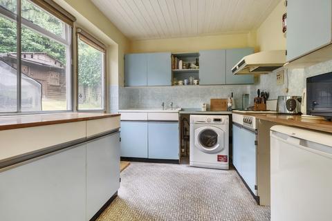 Lowlands Glen Road, Hindhead, GU26 6QE
