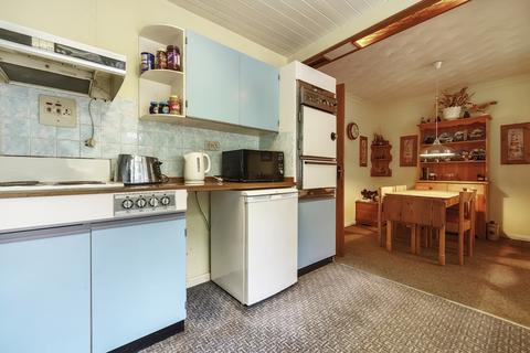 Lowlands Glen Road, Hindhead, GU26 6QE