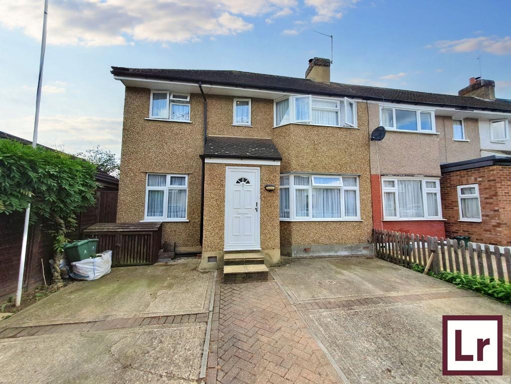 Hillcroft Crescent, Ruislip, HA4 3 bed end of terrace house for sale