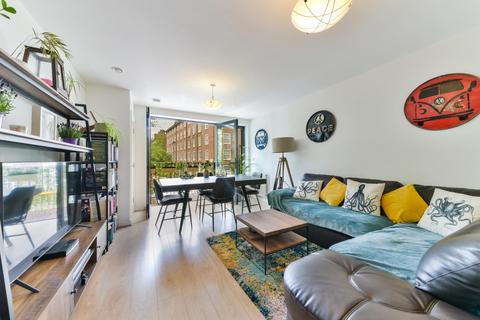 1 bedroom apartment for sale, Aragon Court, Battersea, London, SW8