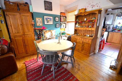21 Coleridge Road, Exeter, EX2 9BZ