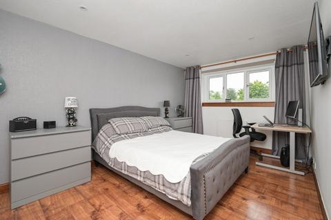 9 Breck Terrace, Penicuik, EH26 0RJ