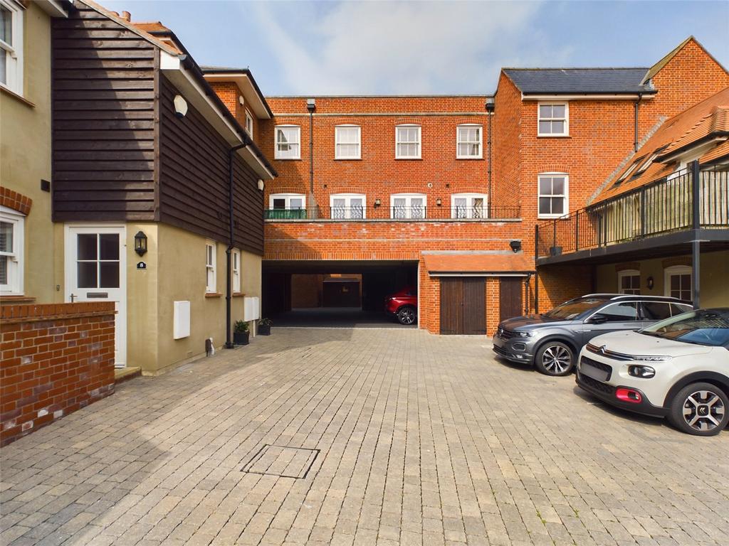 Wick Lane, Christchurch, Dorset, BH23 2 bed apartment for sale £350,000
