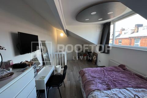 2 bedroom house to rent, Thornville Avenue, Leeds LS6